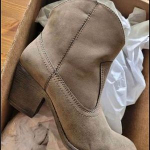 Rocketdog Western Ankle Brown Booties 6.5